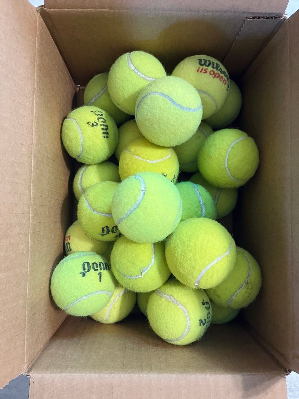 Used tennis balls 28